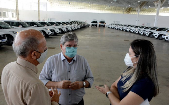 JOAO-ENTREGA-CARROS-01-800x500